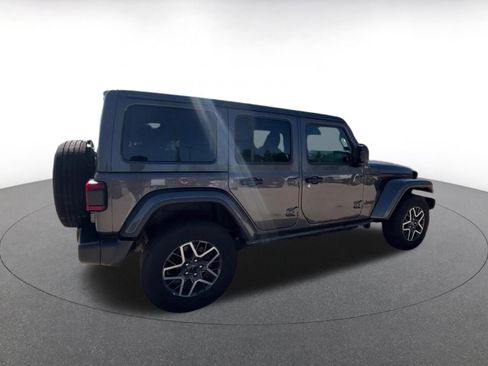 Used 2025 Jeep Wrangler Unlimited Sahara AWD/4WD image 14