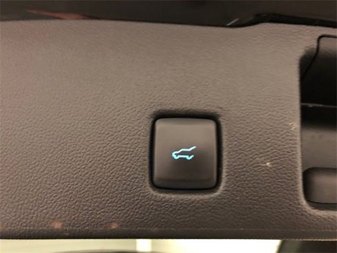 Used 2022 Ford Escape SE w/ SE Sport Appearance Package image 11