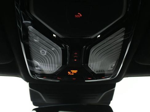 Certified 2024 BMW X7 xDrive40i w/ M Sport Package image 20