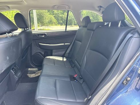 Used 2019 Subaru Outback 2.5i Limited AWD/4WD image 25
