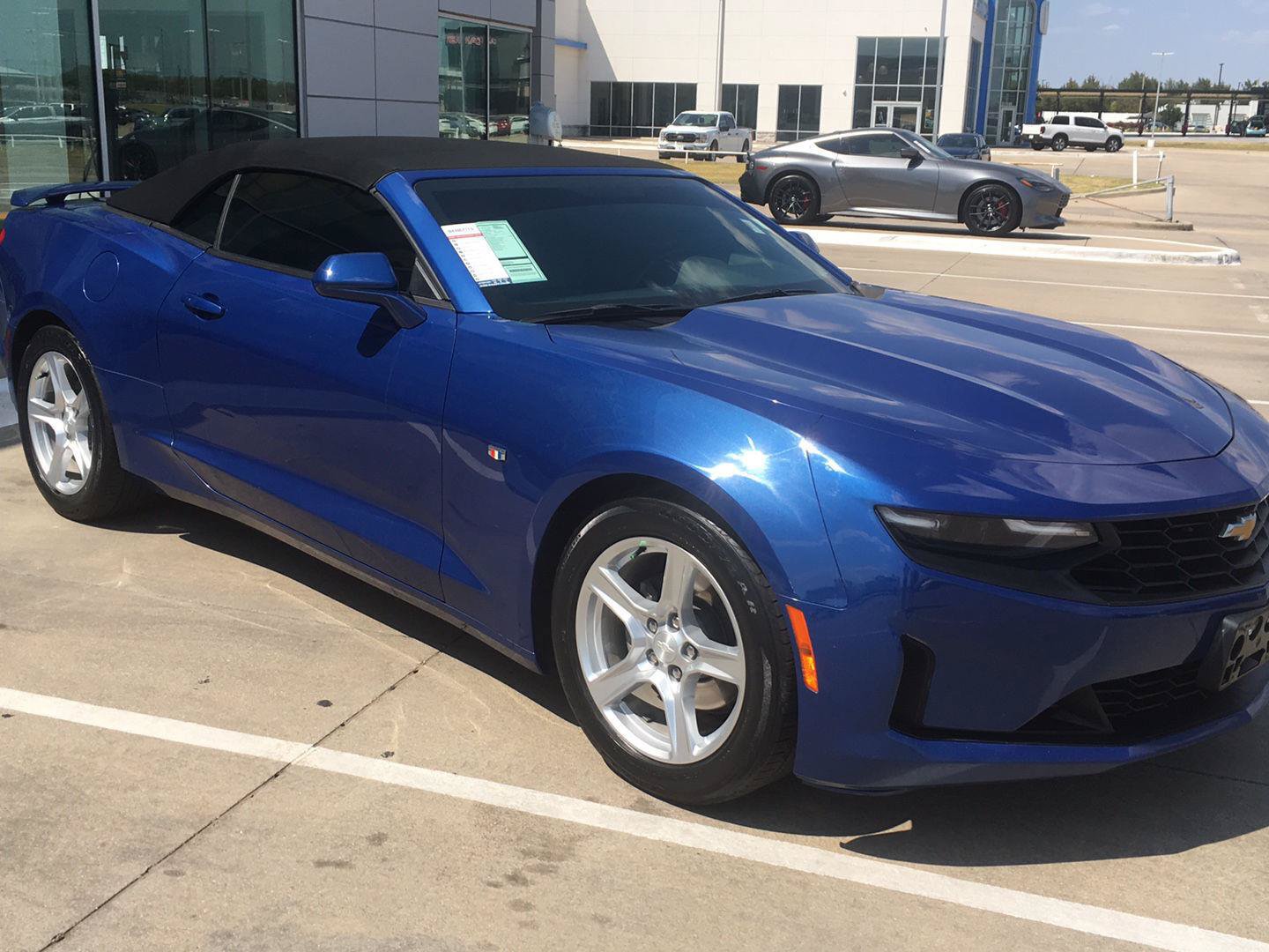Used 2023 Chevrolet Camaro LT RWD image 4