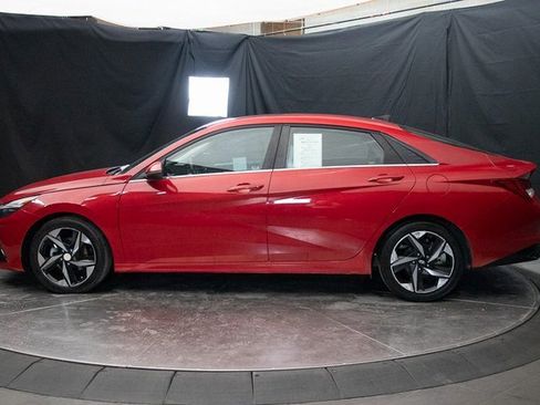 Used 2021 Hyundai Elantra Limited w/ Cargo Package image 9