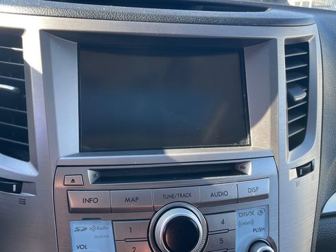 Used 2014 Subaru Outback 2.5i Premium image 12