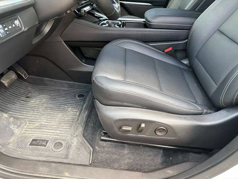 Used 2026 Chevrolet Traverse LT w/ Driver Confidence Package AWD/4WD image 21