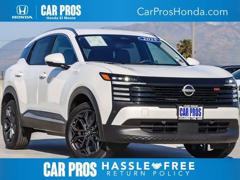 Used 2025 Nissan Kicks SR image 1