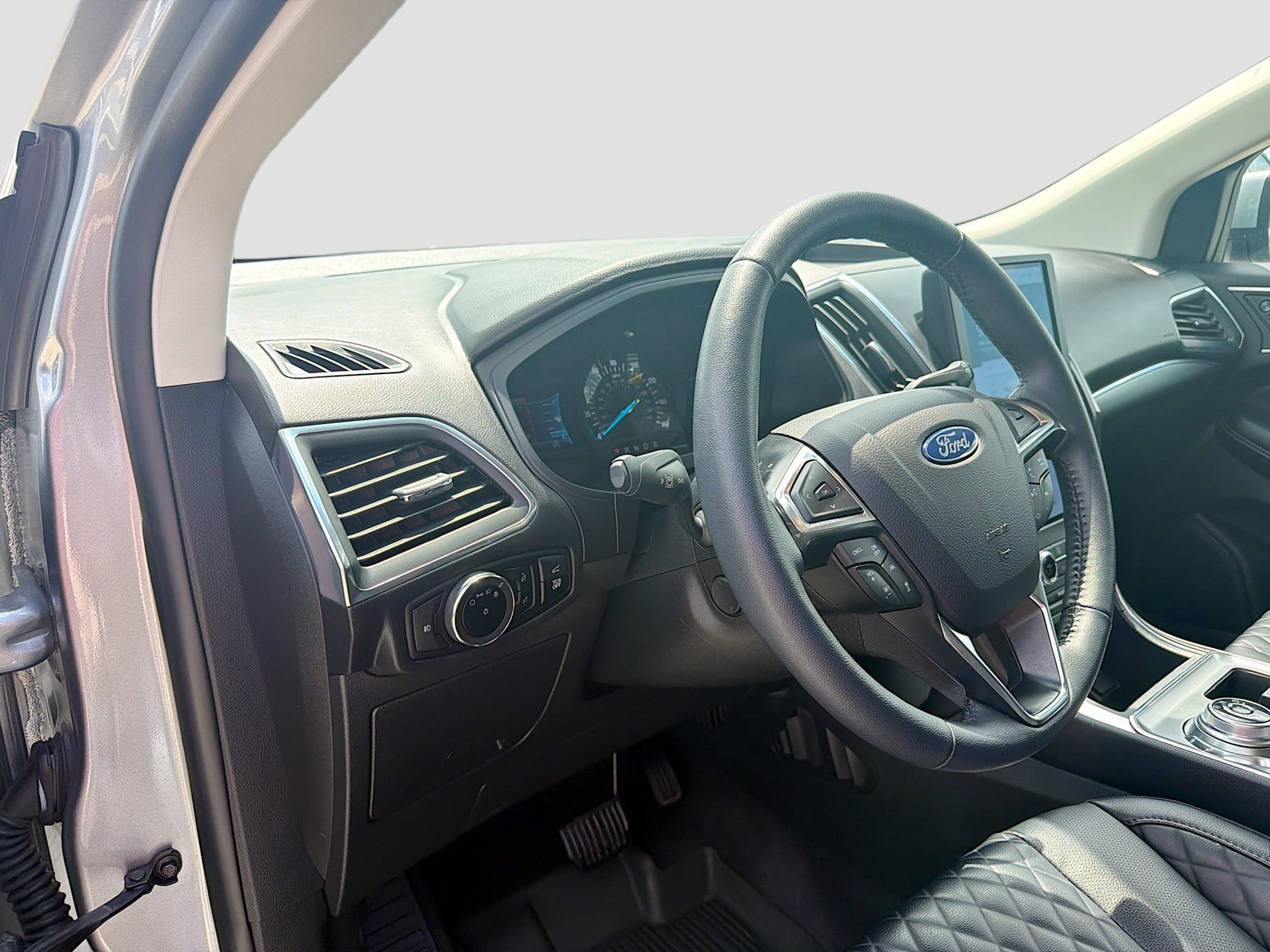 Used 2024 Ford Edge Titanium w/ Equipment Group 301A AWD/4WD image 11