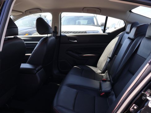 Used 2025 Nissan Altima 2.5 SR AWD/4WD image 16