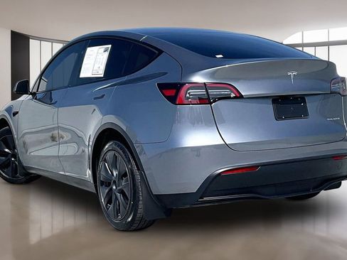 Used 2024 Tesla Model Y Long Range image 4