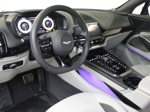 Used 2025 Aston Martin DBX 707 image 13