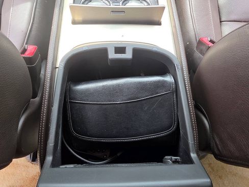 Used 2010 Cadillac Escalade ESV Platinum RWD image 43