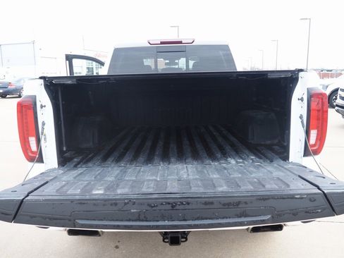 Used 2021 GMC Sierra 1500 AT4 w/ AT4 Premium Package image 17