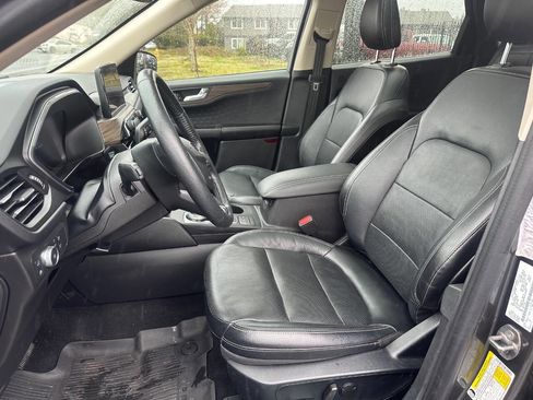 Used 2020 Ford Escape Titanium w/ Titanium Premium Package 2.0 image 24