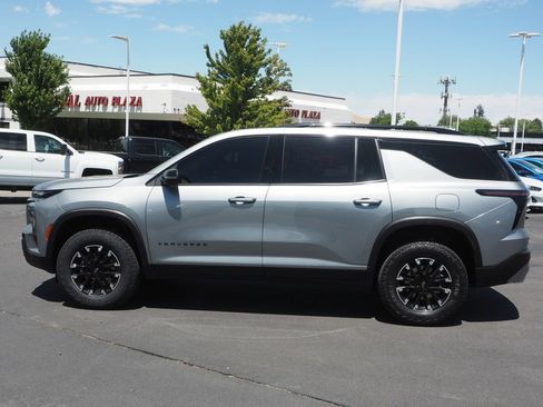 Used 2025 Chevrolet Traverse Z71 w/ Driver Confidence Package AWD/4WD image 4