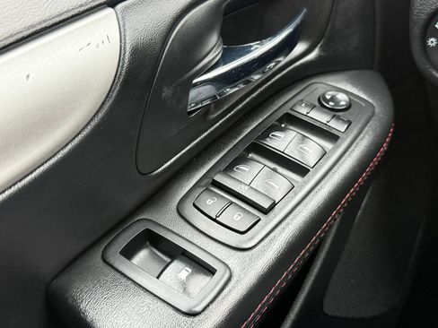 Used 2018 Dodge Grand Caravan GT FWD image 39