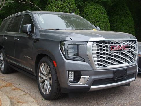 Used 2021 GMC Yukon Denali w/ Denali Ultimate Package image 2