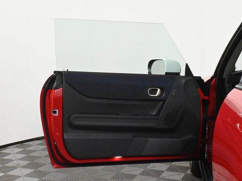 Certified 2025 MINI Cooper S image 31