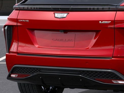 New 2026 Cadillac Lyriq V w/ Exterior Carbon Fiber Package AWD/4WD image 14