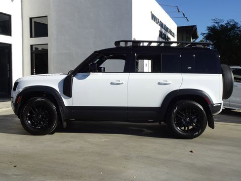 Used 2023 Land Rover Defender 110 S image 2