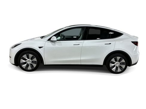 Certified 2023 Tesla Model Y Long Range AWD/4WD image 3