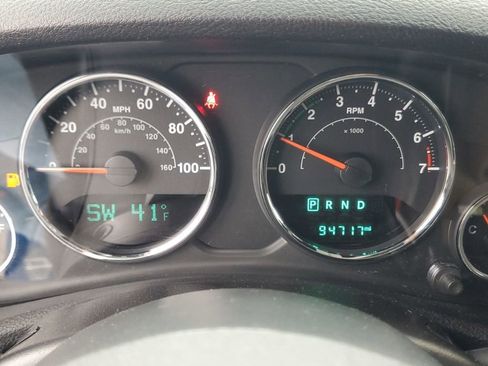 Used 2016 Jeep Wrangler Unlimited Sahara w/ Connectivity Group image 15