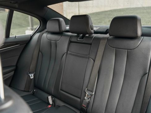 Used 2019 BMW 530i xDrive w/ Convenience Package image 24