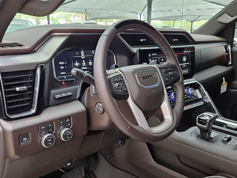 Used 2026 GMC Sierra 1500 Denali AWD/4WD image 9