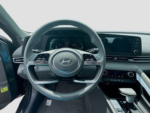 New 2026 Hyundai Elantra Hybrid FWD image 8