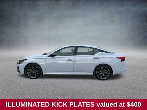 Used 2024 Nissan Altima 2.0 SR image 2