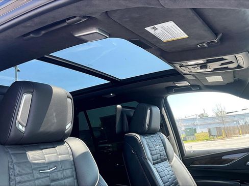 Used 2023 Cadillac Escalade Premium Luxury Platinum image 28
