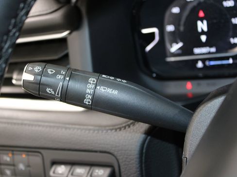 Used 2024 GMC Yukon XL Denali image 27