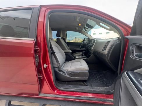Used 2015 Chevrolet Colorado LT AWD/4WD image 12
