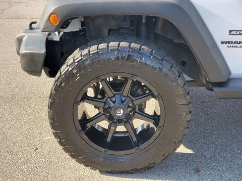 Used 2014 Jeep Wrangler Unlimited Sport w/ Connectivity Group image 12