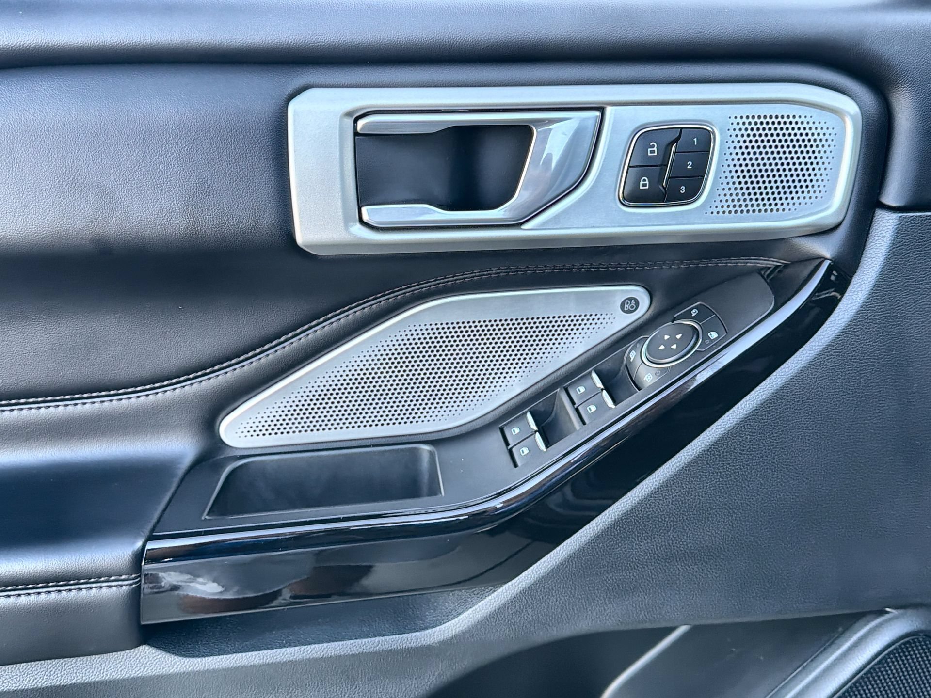 Certified 2023 Ford Explorer Platinum w/ Technology Package RWD image 13