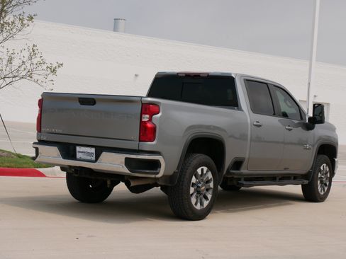 Used 2025 Chevrolet Silverado 2500 LT w/ Texas Edition AWD/4WD image 9