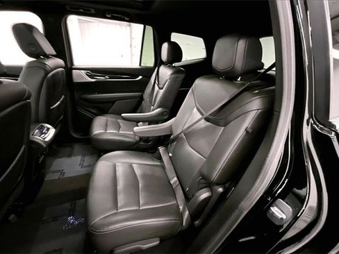 Used 2024 Cadillac XT6 Premium Luxury image 22