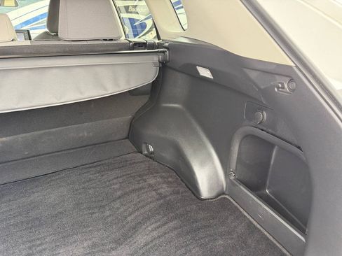 Used 2021 Toyota RAV4 XLE AWD/4WD image 27