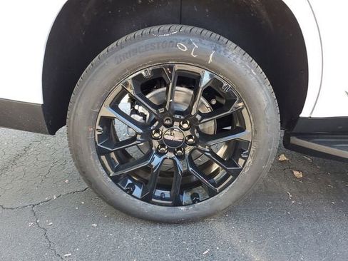 New 2026 GMC Yukon Denali image 6