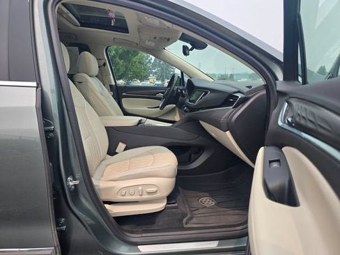 Used 2023 Buick Enclave Avenir w/ Avenir Technology Package AWD/4WD image 17
