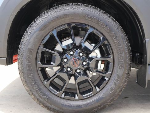 Used 2025 Nissan Armada PRO-4X AWD/4WD image 6