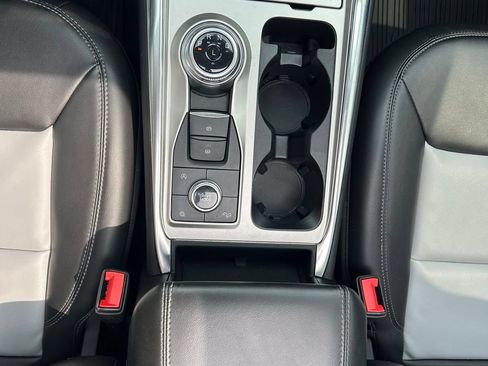 Used 2023 Ford Explorer XLT w/ Equipment Group 202A AWD/4WD image 22