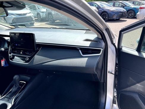 Used 2024 Toyota Corolla LE FWD image 13