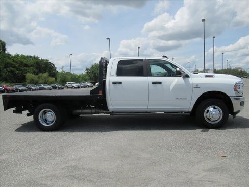 Used 2022 RAM 3500 SLT w/ Quick Order Package 2YG SLT AWD/4WD image 2
