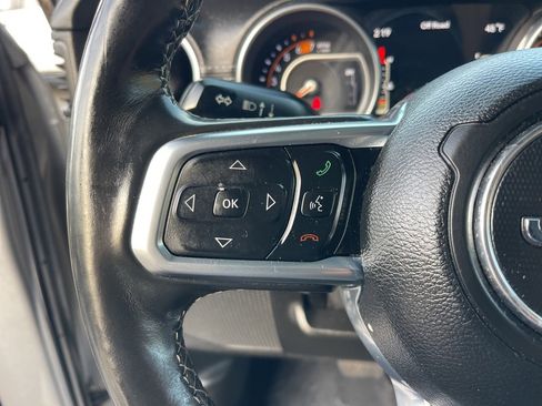 Used 2018 Jeep Wrangler Unlimited Sahara image 16