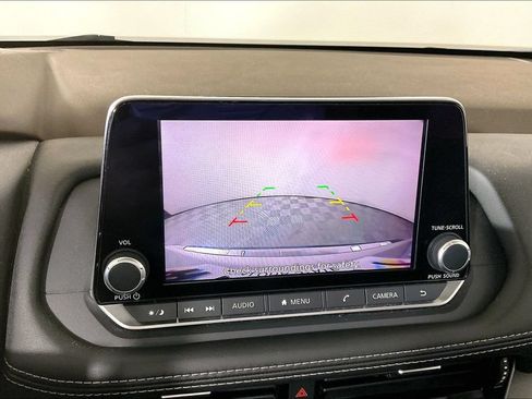 Used 2023 Nissan Rogue SV FWD image 21