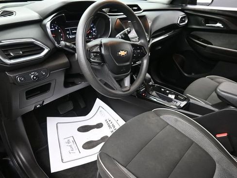 Used 2022 Chevrolet TrailBlazer LT w/ Driver Confidence Package image 9