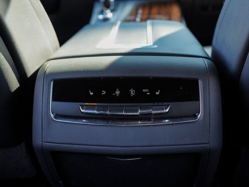 Used 2022 Cadillac Escalade ESV Luxury image 37