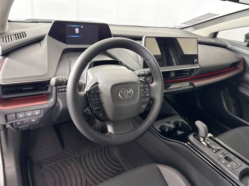 Used 2026 Toyota Prius Plug-In Hybrid FWD image 5