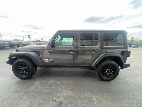 Used 2018 Jeep Wrangler Unlimited Sport AWD/4WD image 3
