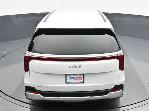Used 2026 Kia Carnival LXS FWD image 22