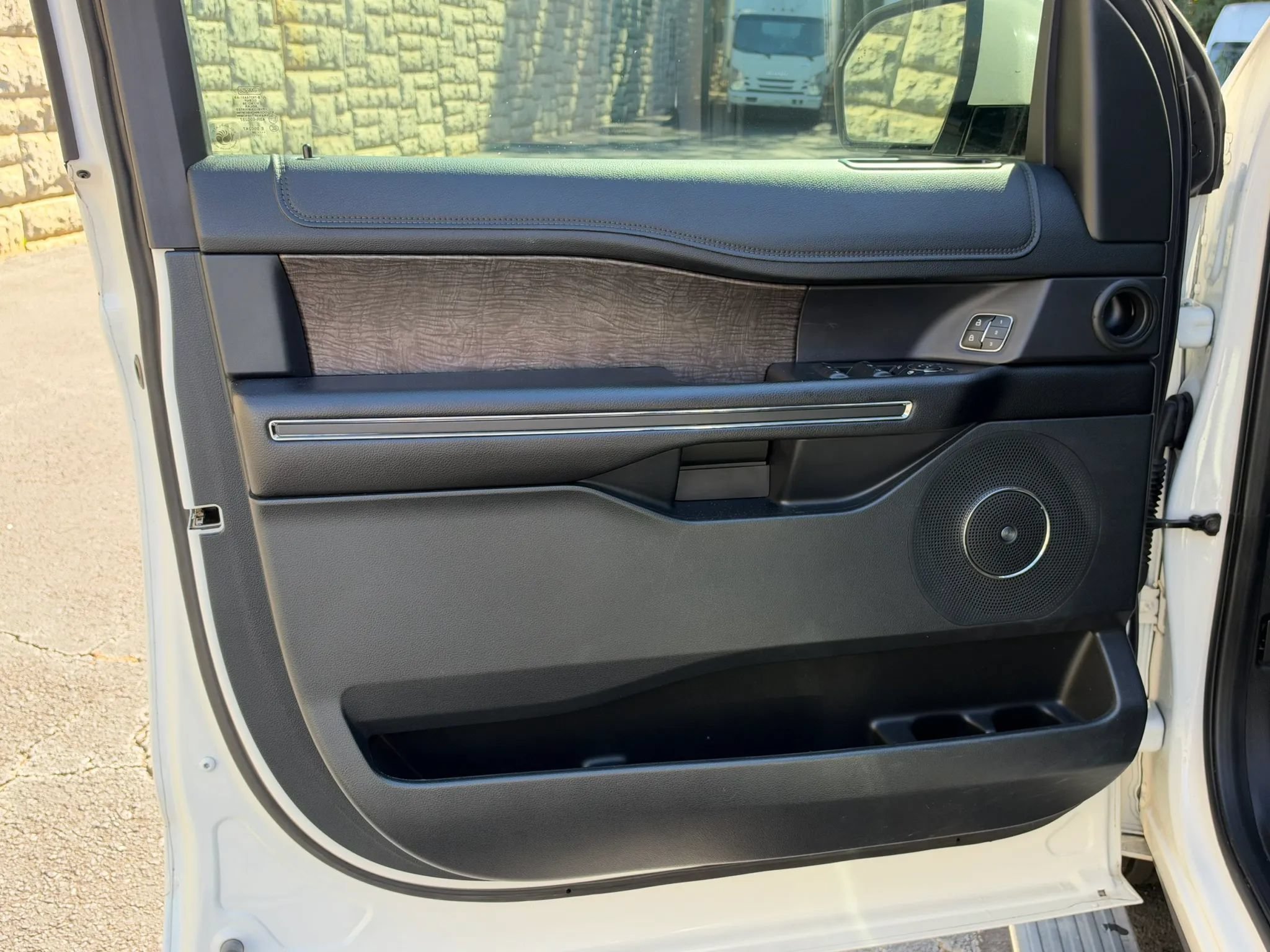 Used 2020 Ford Expedition Max Limited w/ Equipment Group 302A RWD image 30